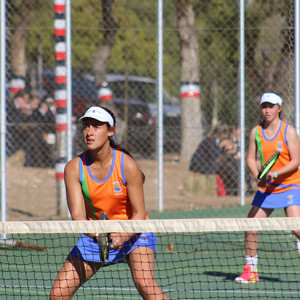 Hoërskool Upington students playing tennis